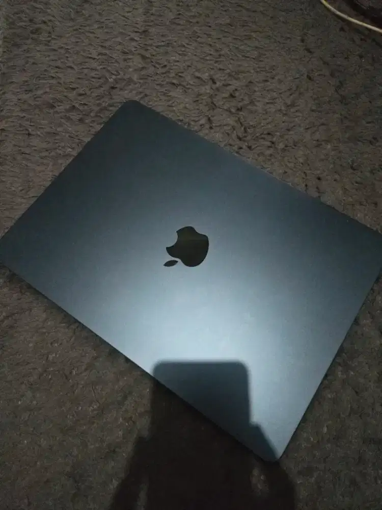 MACBOOK AIR M2 8/256GB TERMURAH (ada minus normal)