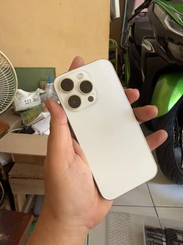 Iphone 14 pro 256 Silver Minus Tipis Fullset