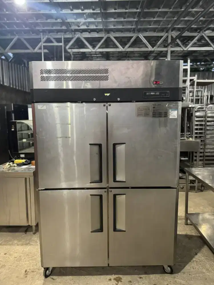 UPRIGHT FREEZER 4 PINTU

Mesin ori 

HARGA 8.300.000