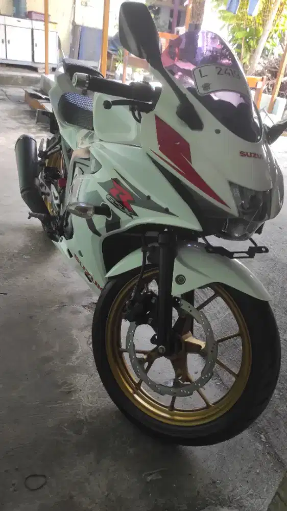 Gsx 150 r 2017 warna putih