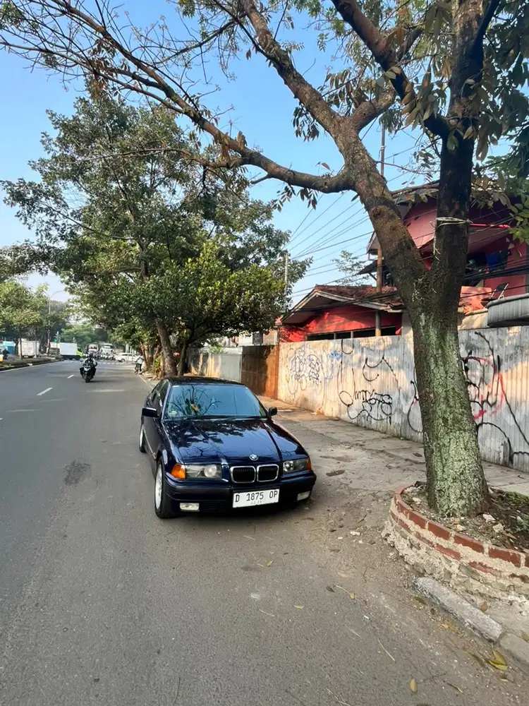 BMW 318i 1997 Bensin