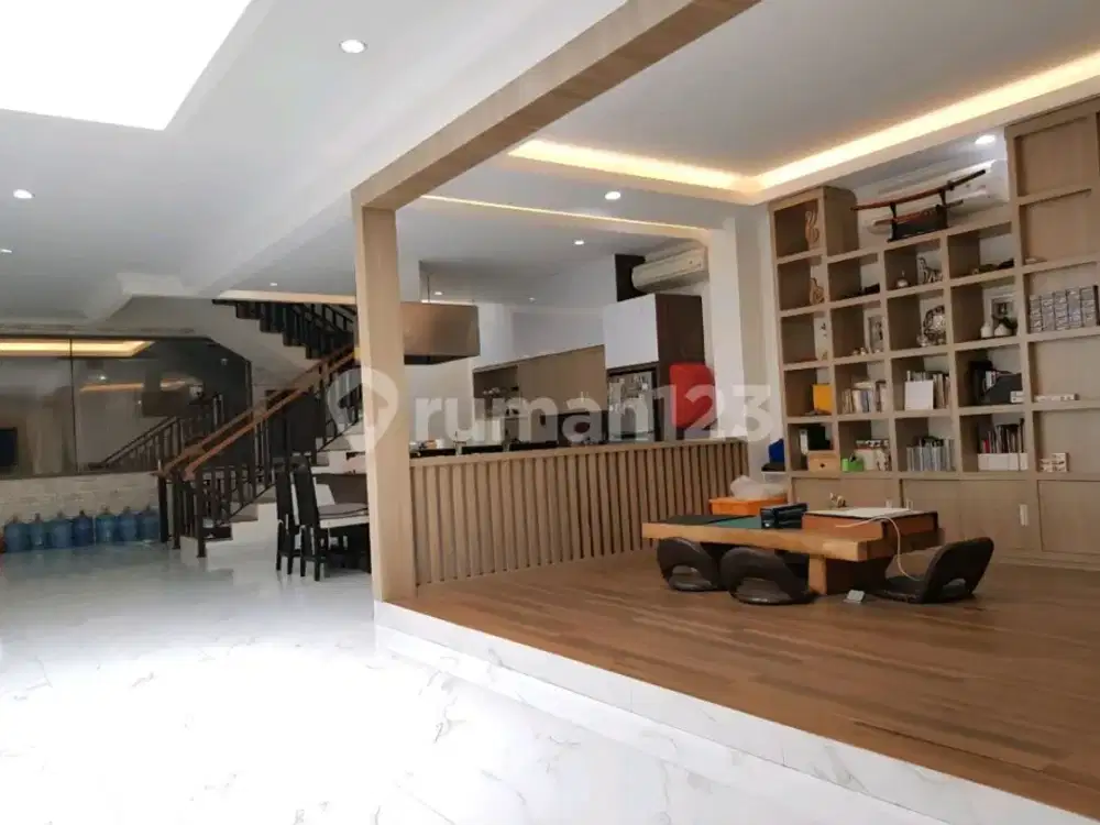 Rumah Luas Furnish Siap Pakai Posisi Mainroad bisa Sekalian Usaha