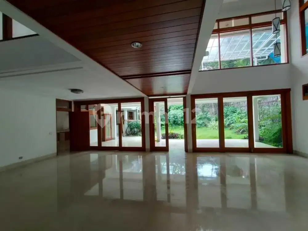 Rumah Besar Siap Huni Dg Kamar Banyak Udara Sejuk