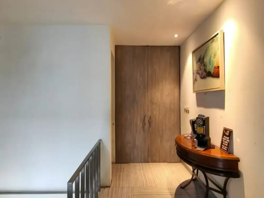 Kebayoran Baru 945m² Gedung Komersial Pinggir Jalan 10 Mobil 58M