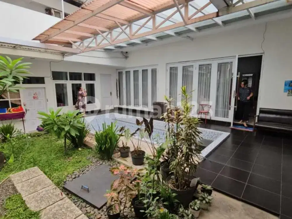Rumah Semi Furnish Dg Pool Taman Depan Belakang