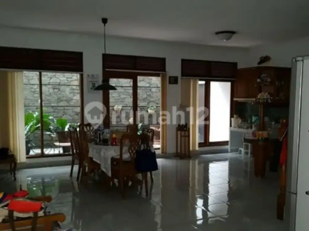 Turun harga Rumah besar di kota jl.Cikudapateuh Dalam