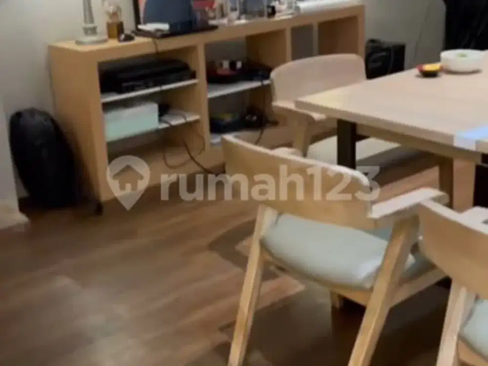 Gedung 4 Lantai Mainroad Cocok Utk Rmh Makan Kantor Bank Tmpt Kursus Dll