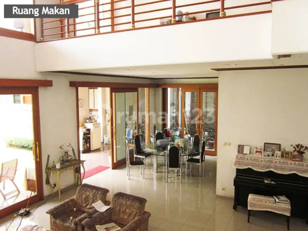 Rumah Lebar 15 Mainroad Setiabudi Bisa Utk Usaha Dg Taman Depan Belakang