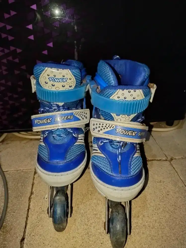 Sepatu roda anak laki laki