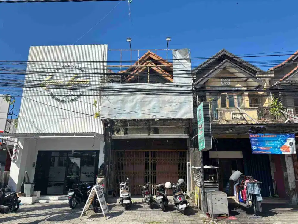 RUKO 2 LANTAI LOKASI STRATEGIS DI JL. TANGKUBAN PERAHU ,KEROBOKAN - KUTA UTARA, BADUNG
Spesifikasi :

LT : 93m²
LB : 150m²
Lantai : 2
Listrik 2200kwh
PDAM
Jalan 5 Meter

Selling Point :
Dekat Pasar
Dekat Lapas Kerobokan
Dekat SD 3 Kerobokan Kelod

Harga R