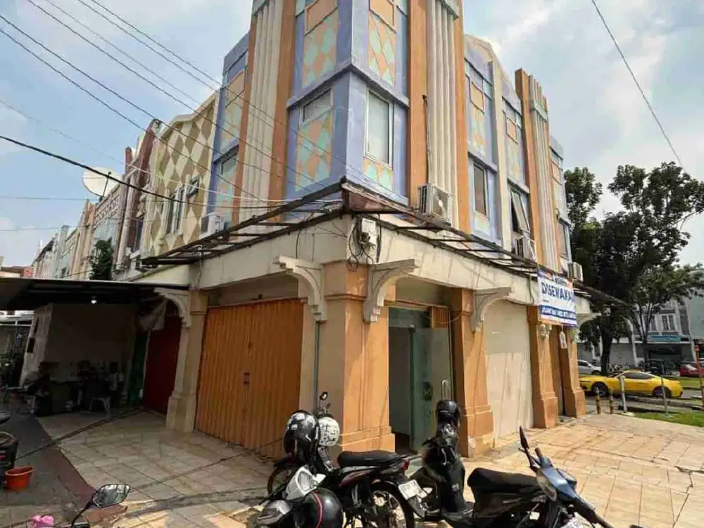 Disewa Ruko Frankfurt 2 Lantai, Posisi Hook, Lokasi Strategis