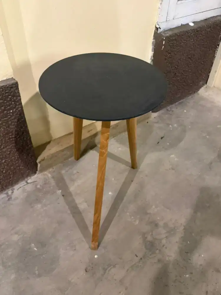 Meja dan rak (ambil ke 2 nya)