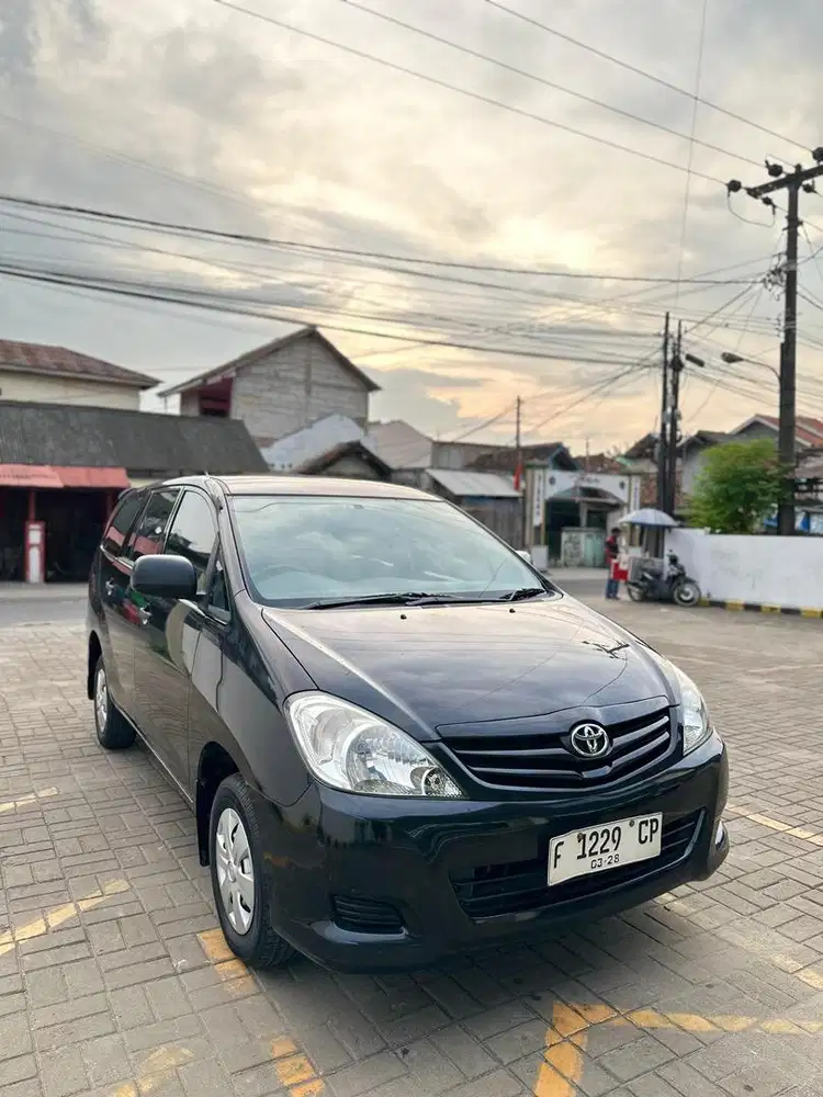 INNOVA J 2011 MANUAL