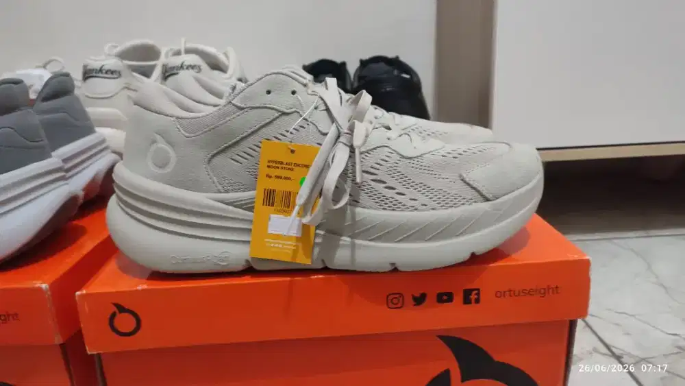 Sepatu Ortuseight