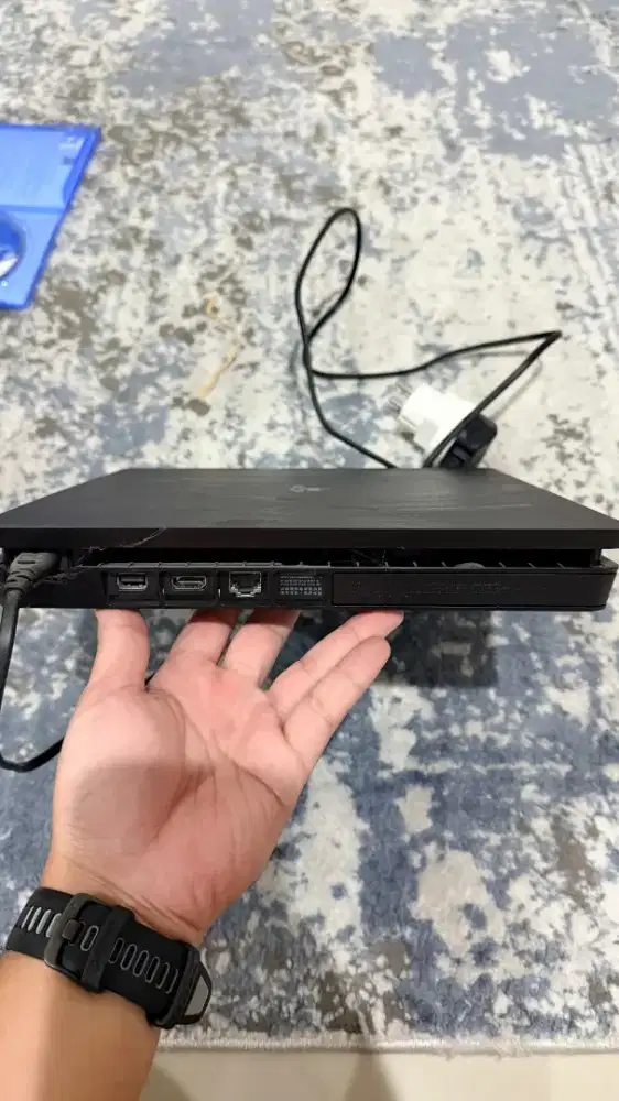 Dijual PS 4, kondisi mulus