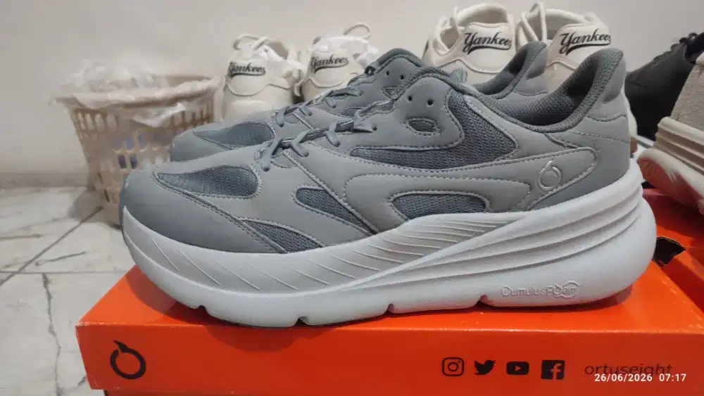 Sepatu Ortuseight