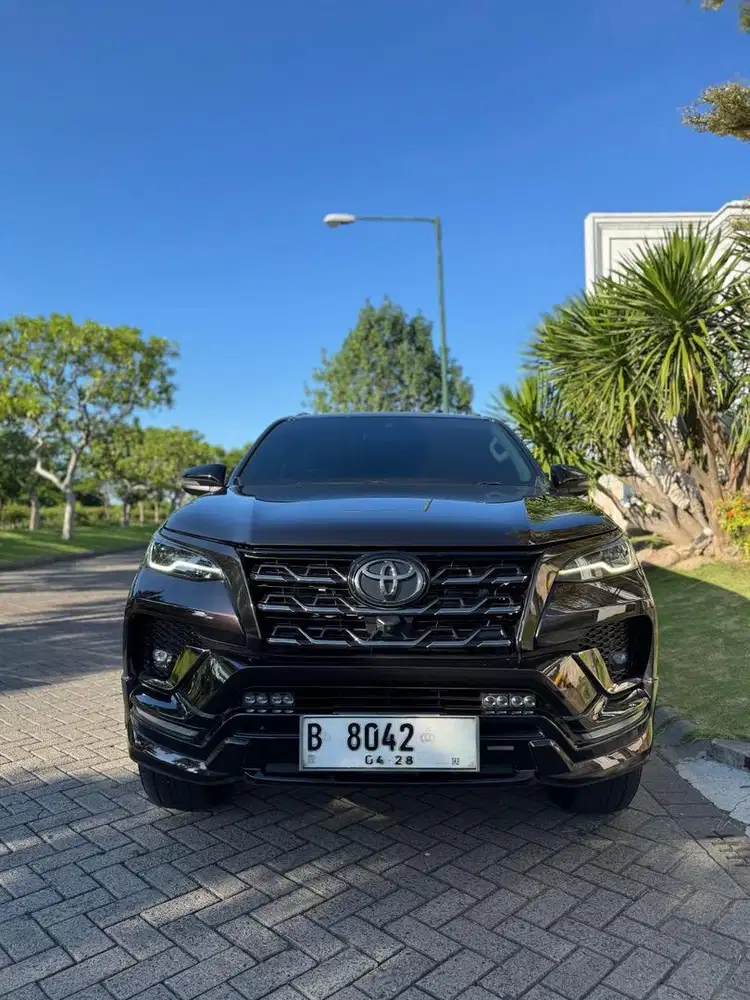 Toyota Fortuner 2.8 GR sport VRZ LOW KM !!!