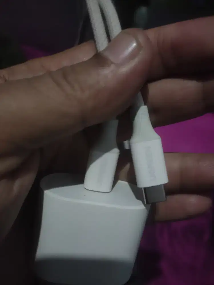 casan hp iphone 16/17 tipe C atau bisa juga buat android . UGREEN