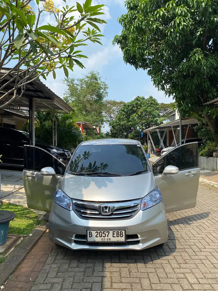 Honda Freed 2013 Bensin