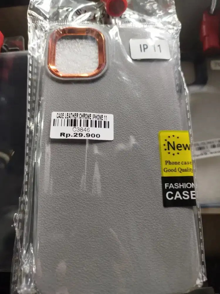 CASE LEATHER CHROME IPHONE 11