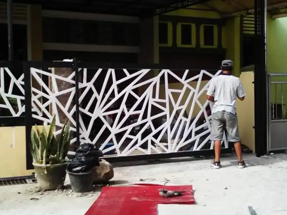 Pintu gerbang dan pagar tempahan