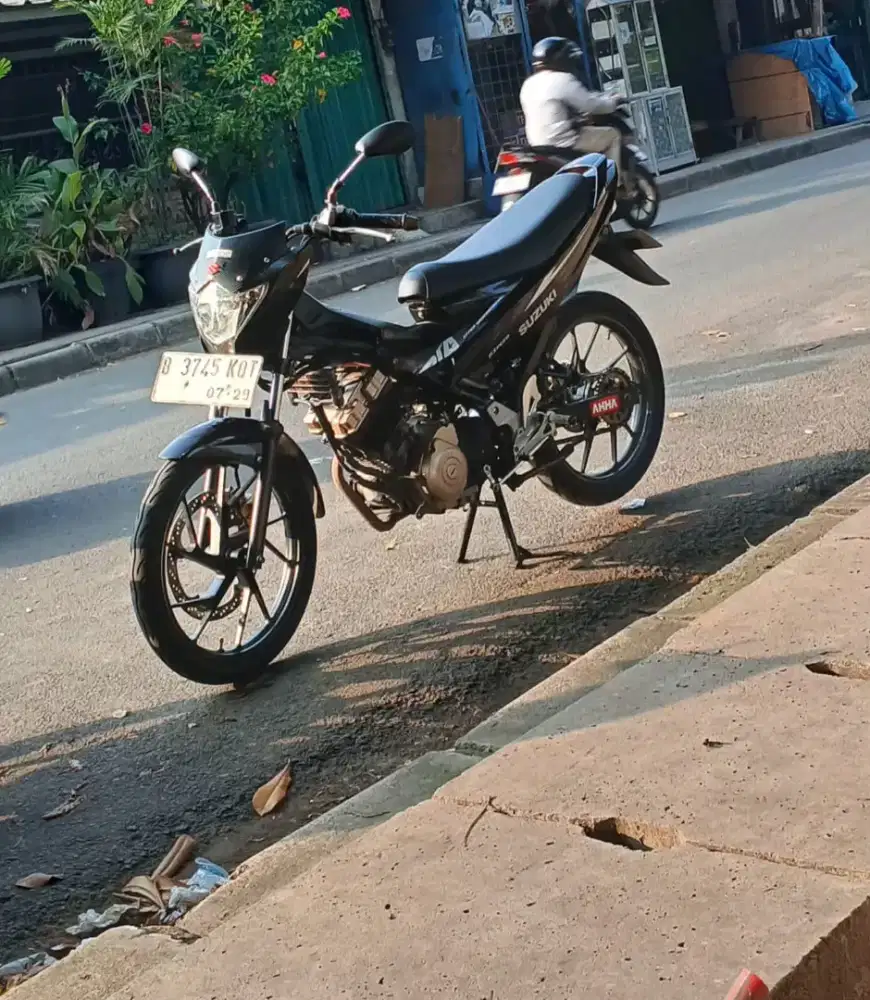 Jual motor Suzuki Satria tahun 2014