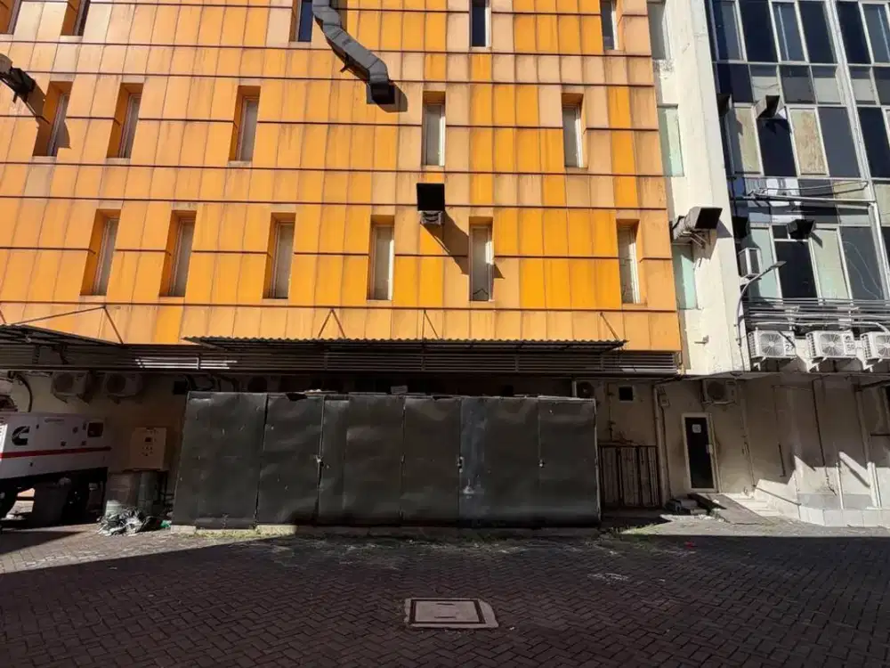 JUAL CEPAT - Gedung 5 lantai di Raya MERR Surabaya