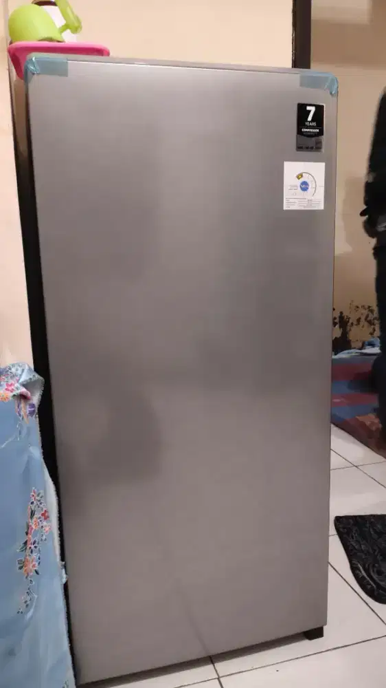 Di jual kulkas 1 pintu merk aqua