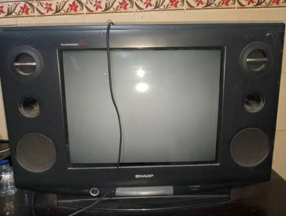 Tv Sharp + stb pioline