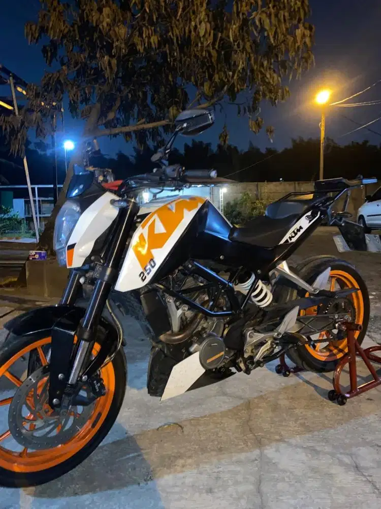 motor KTM DUKE 200