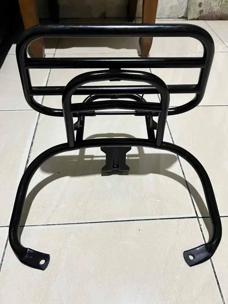 Backrack Vespa/ Behel sandaran jok belakang vespa