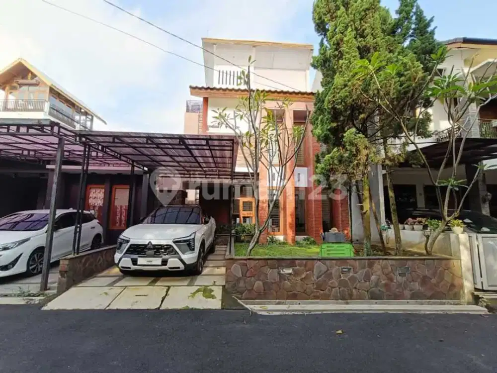 Rumah Dekat Dago Pakar Di Cigadung Permai - Bandung