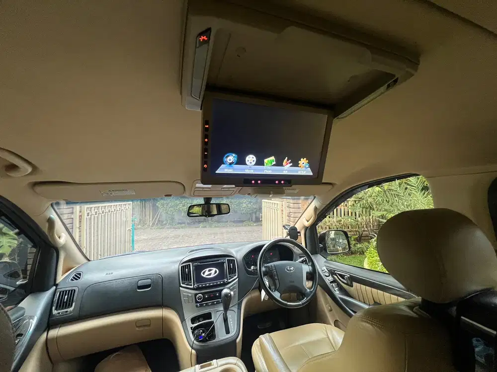 Hyundai H1 Royale Limited 2018 – Low KM 90 Ribu, Kondisi VIP