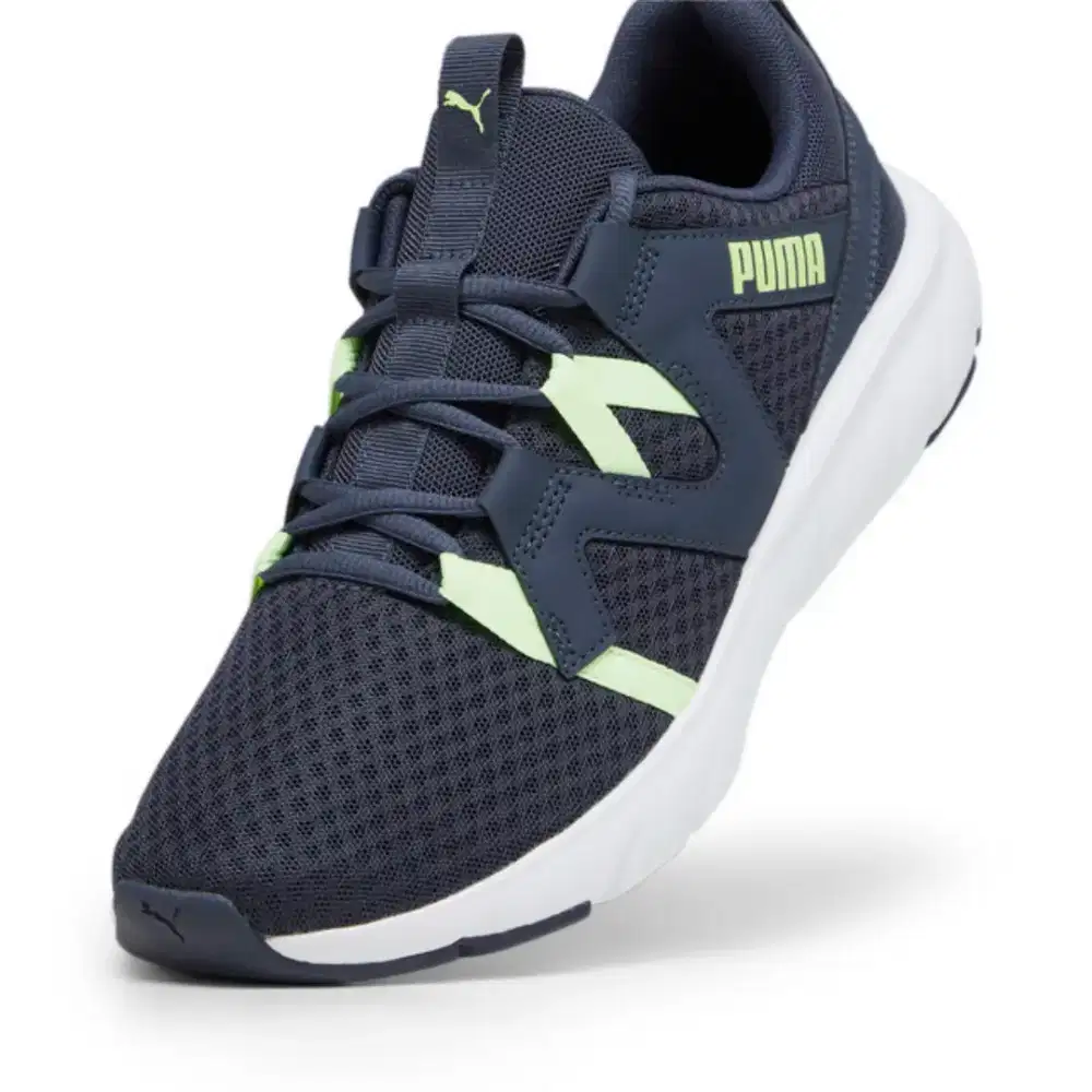 Sepatu.  running