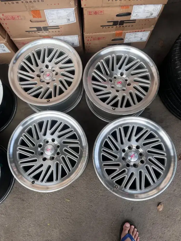 Vossen ring 16 lebar 7-8,5 pcd 4x100/114,3 ET 38-30
