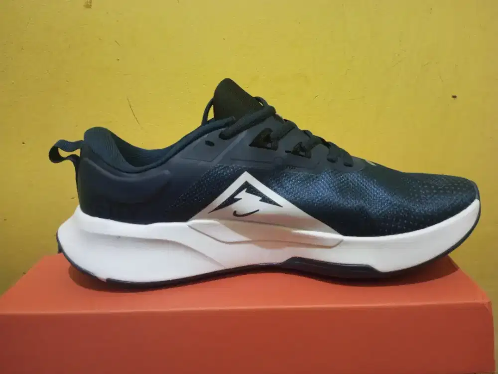 Sepatu. Running