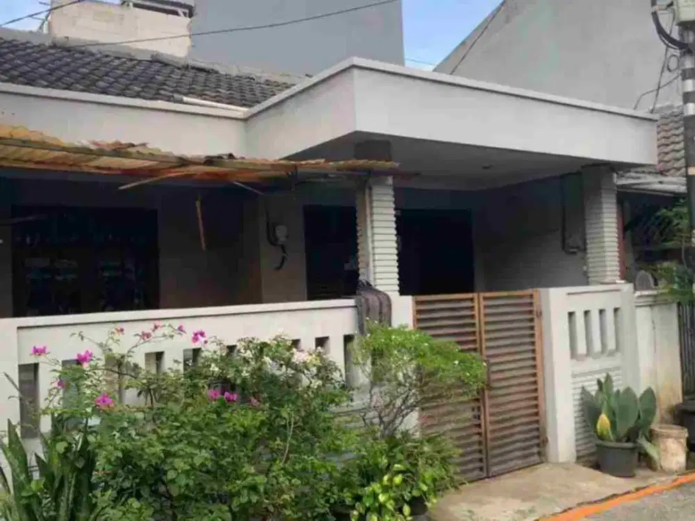Bismillah Jual Cepat Rumah Lokasi Strategis di Arinda- Pondok Aren