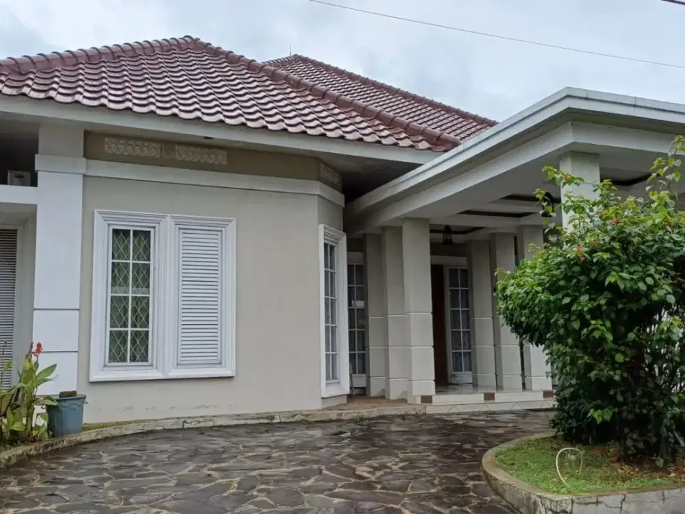 Dijual Cepat Rumah Asri di Cipayung