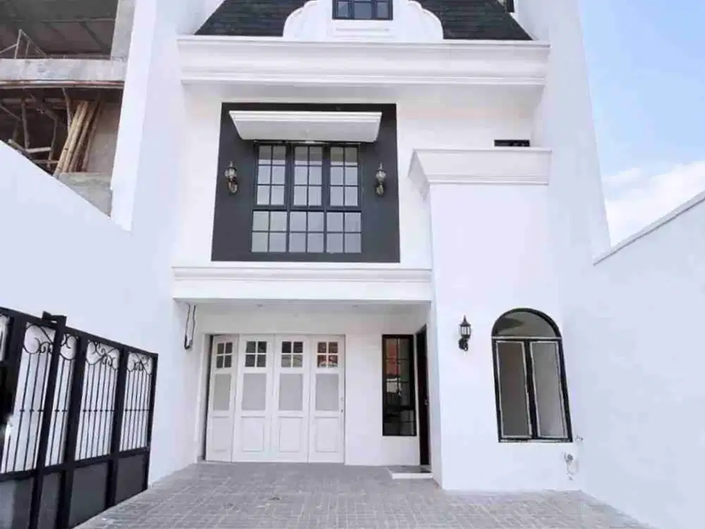 Rumah Baru Claasic 3Lantai Ready Di Tebet Jakarta Selatan
