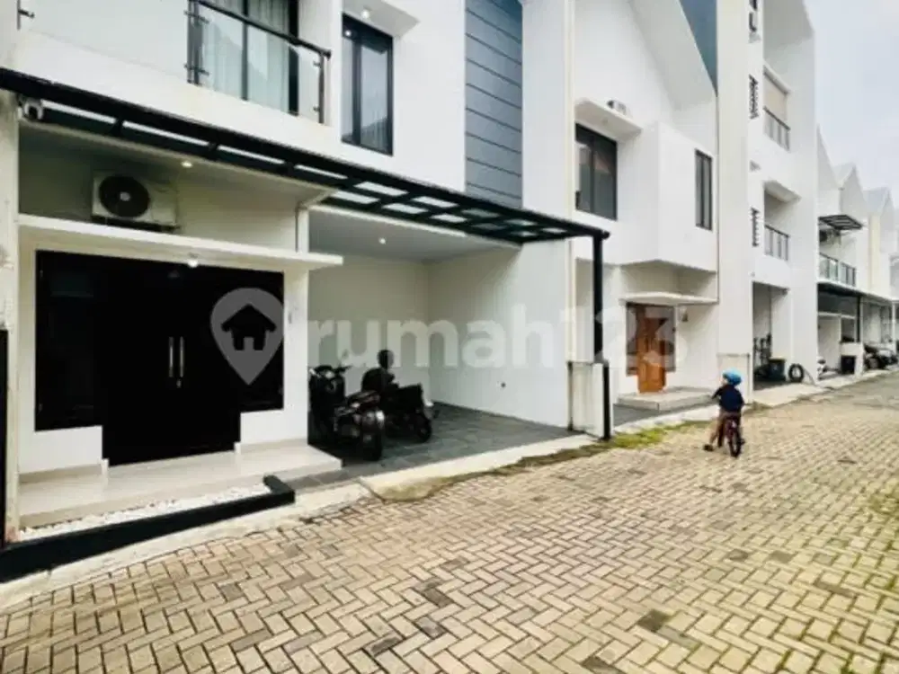 Rumah Scandinavian 3 Lantai - Full Furnished Siap Huni di Cilandak Dekat MRT, Posisi Dalam Cluster dengan One Gate System