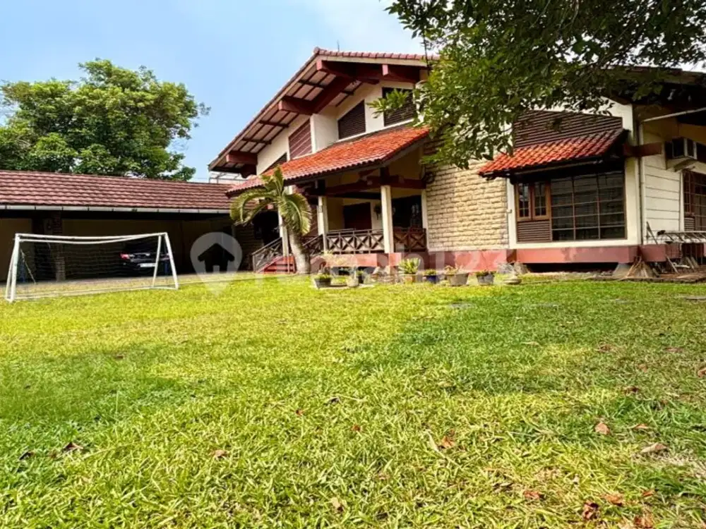 Turun Harga - Rumah Hoek Dengan Kebun Luas Di Area Kalibata-mampang Jaksel