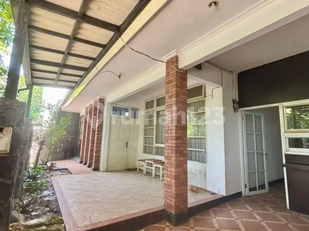 Rumah Cantik Terawat 2 Lantai Disewakan Siap Huni Semi Furnished Di Sektor 9 Bintaro Jaya - Strategis Ex Kedai Kopi
