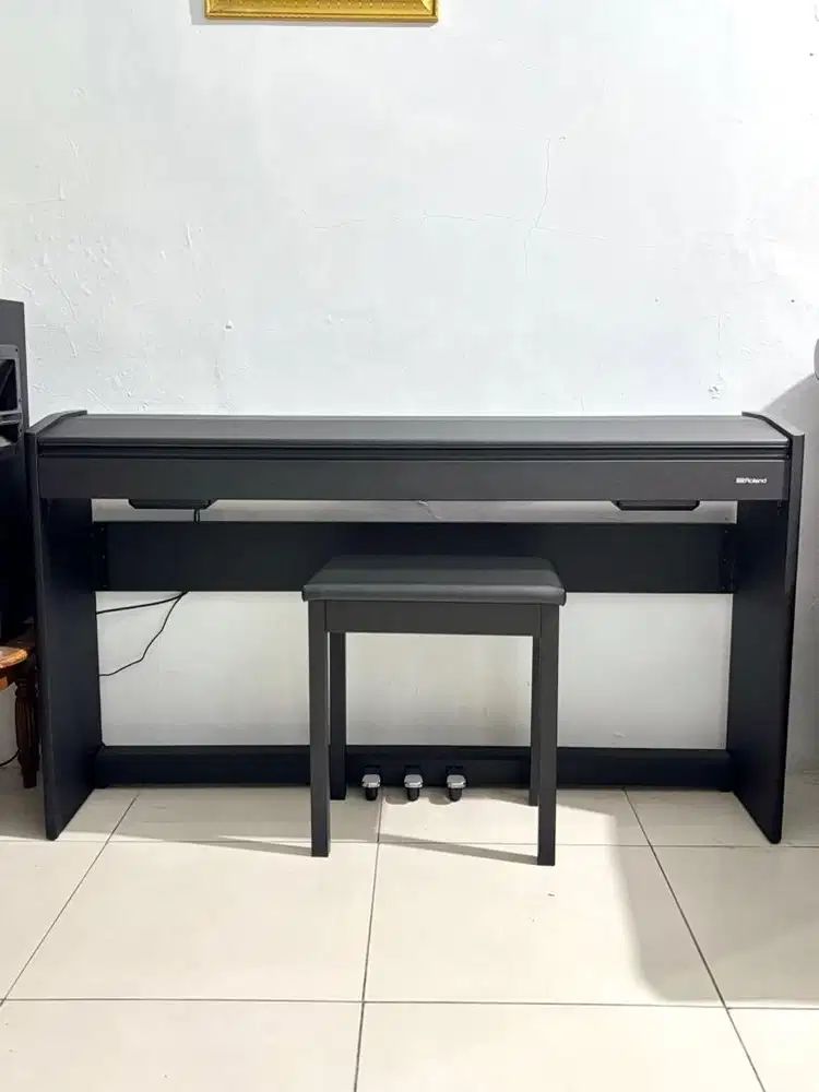 Roland RP107 Digital Piano 88 Keys - Black
