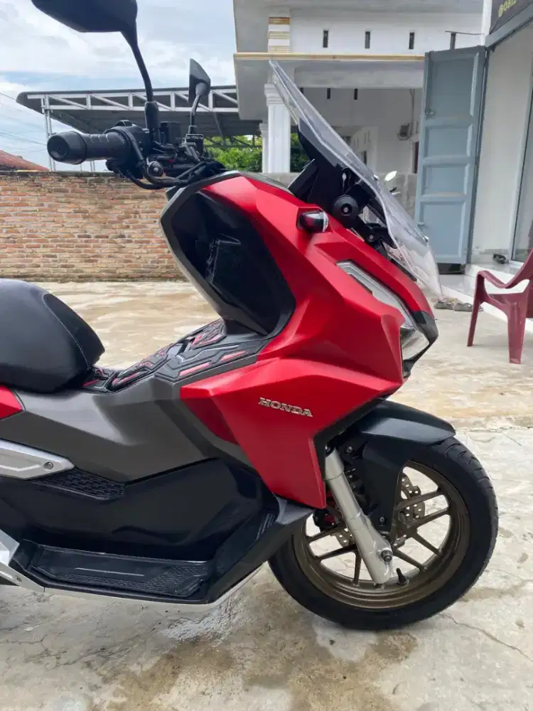 HONDA ADV TIPE ABS (SERI TERTINGGI)