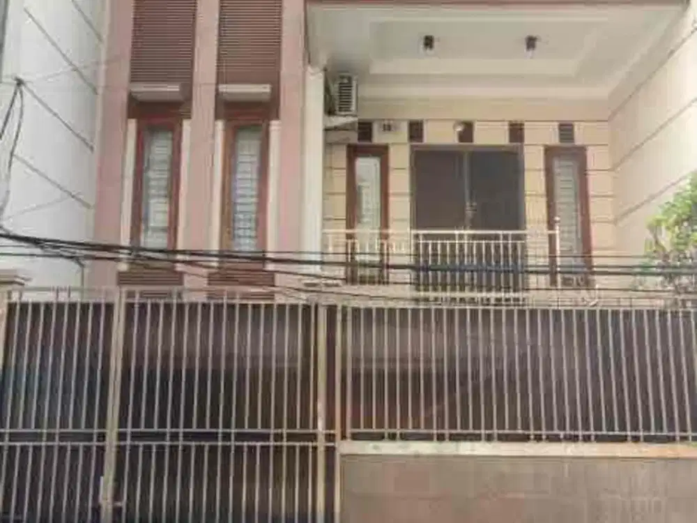 Disewakan rumah 4 lantai bagus rapi di pademangan jakarta utara