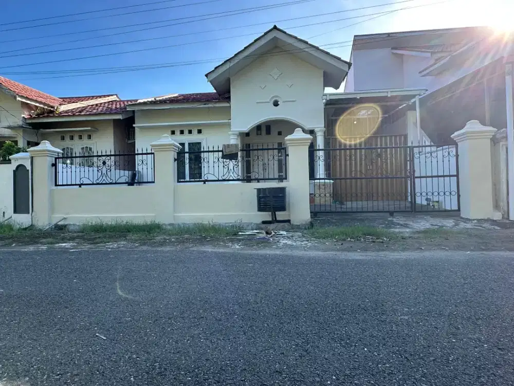 Rumah Luas Lokasi Strategis dekat UNP Basko Bandara Tabing
