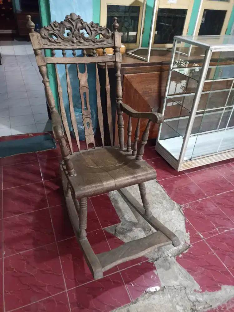kursi goyang jati lawas
