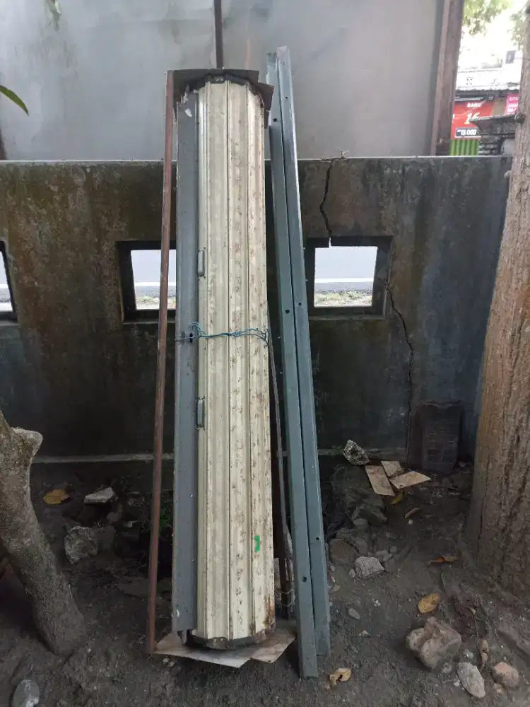 rolling door bekas bahan besi tebal