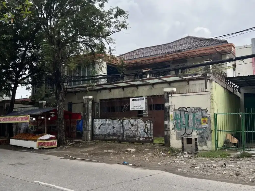 Rumah dan tempat usaha 6.5M dekat Stasiun Kereta, Mall, strategis, bebas banjir pinggir jalan