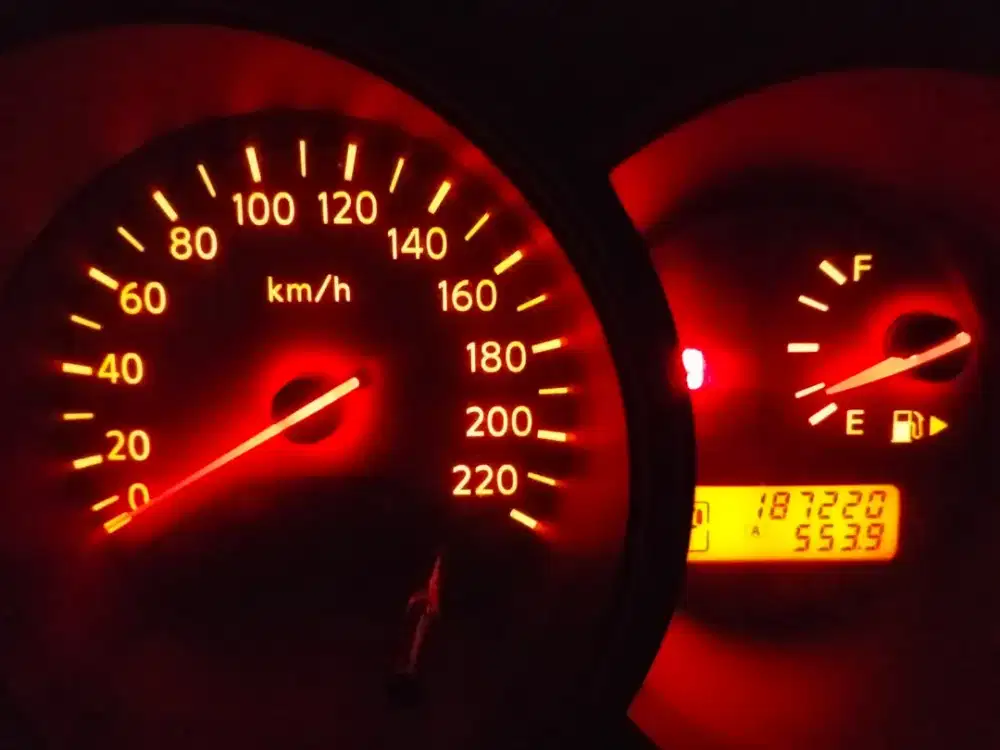 Nissan Grand livina 2011 Bensin